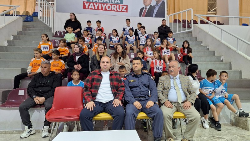 Seydikemer'de 23 Nisan coşkusu yol koşusuyla taçlandı