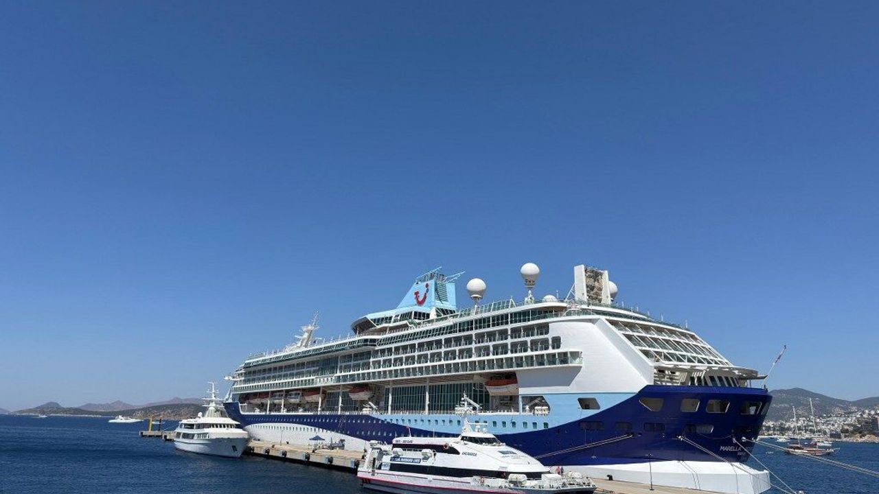 Bodrum’a turist akını; Deniz yoluyla 1760 turist geldi