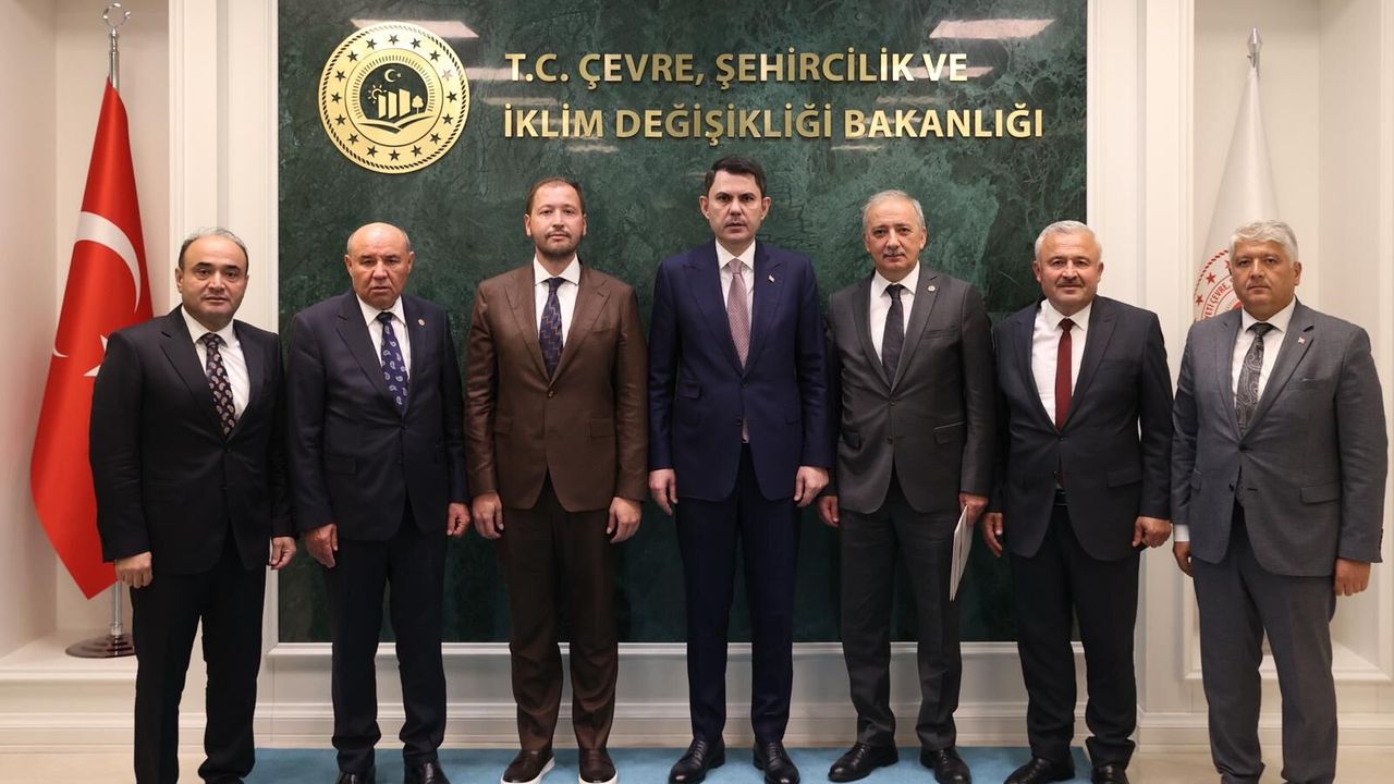 Muğla heyeti Bakan Kurum’la TOKİ ve imar konularını görüştü