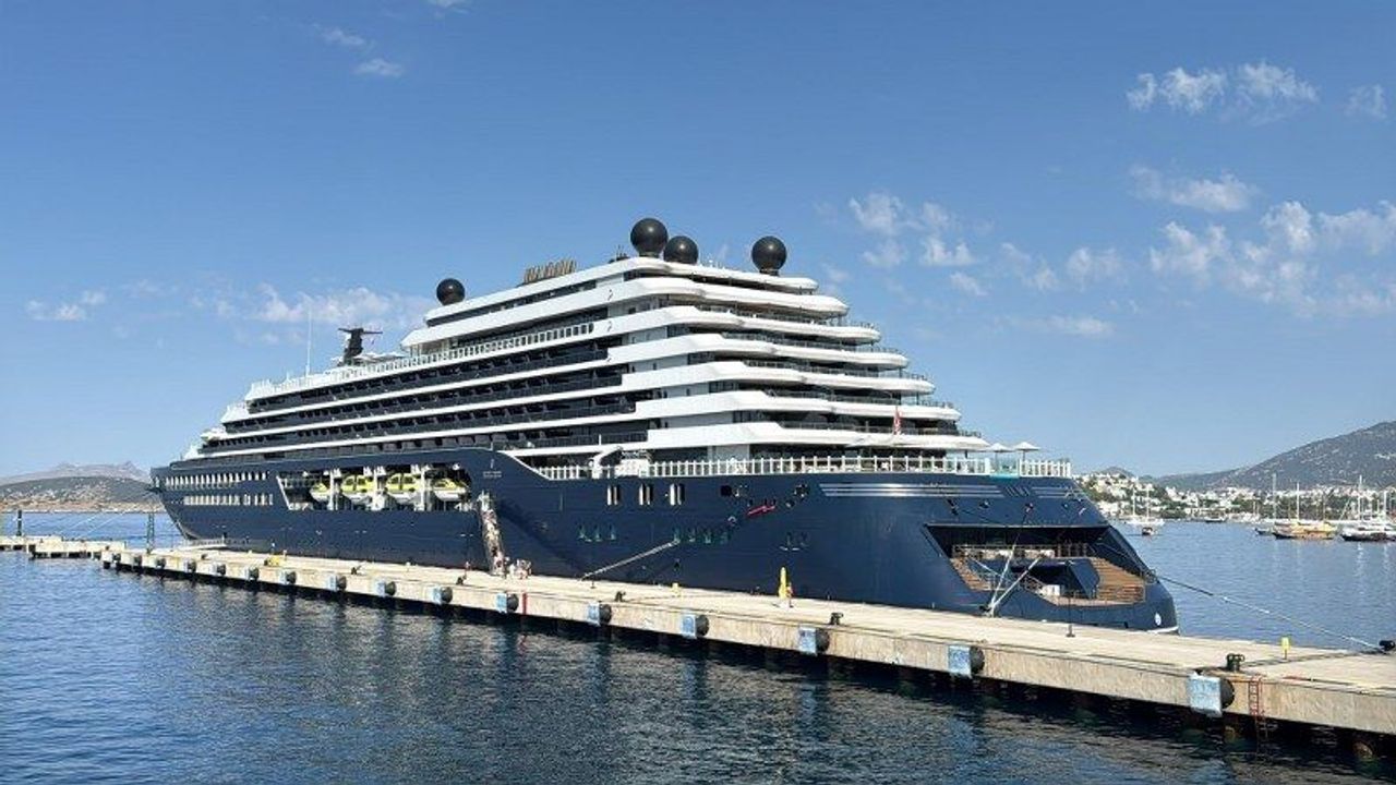 Ultra lüks kruvaziyer yeniden Bodrum’da