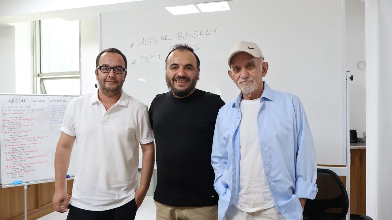 ‘Absolute President’ takes the stage in Menteşe