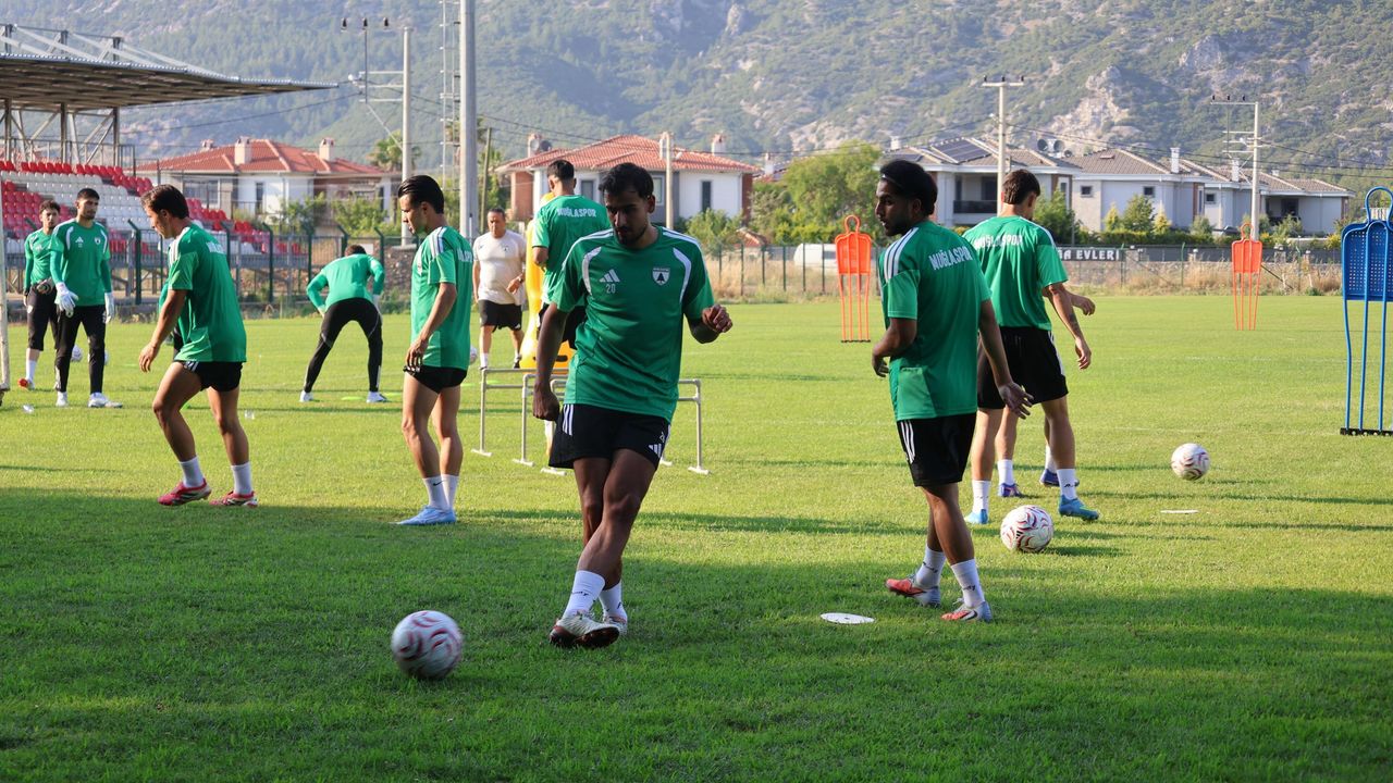 Muğlaspor 13 yeni transferiyle sezonu açtı