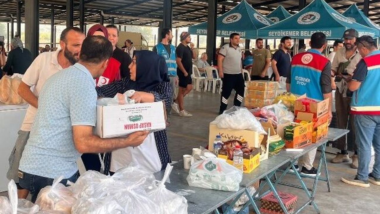 Seydikemer'de Yangın Koordinasyon Merkezi'nde yardım seferberliği sürüyor