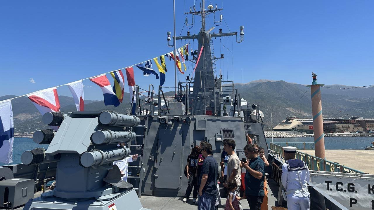 23 Nisan'da 23 savaş gemisi ziyarete açılacak