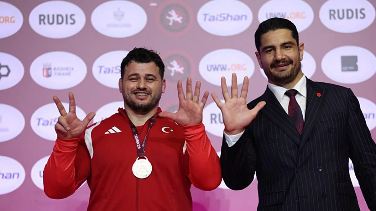 Rıza Kayaalp: 'Kırılmaz' denilen bir rekoru kırdım!
