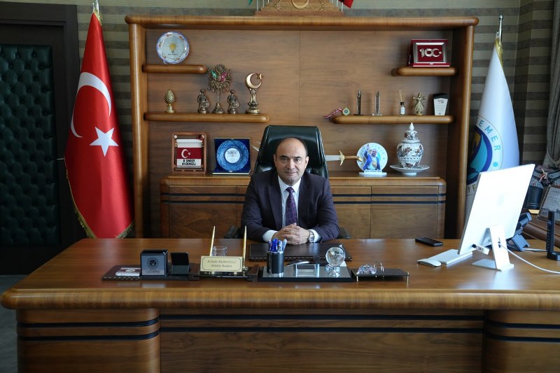 Başkan B. Önder Akdenizli: "Geleceğimizin teminatı çocuklarımızdır."
