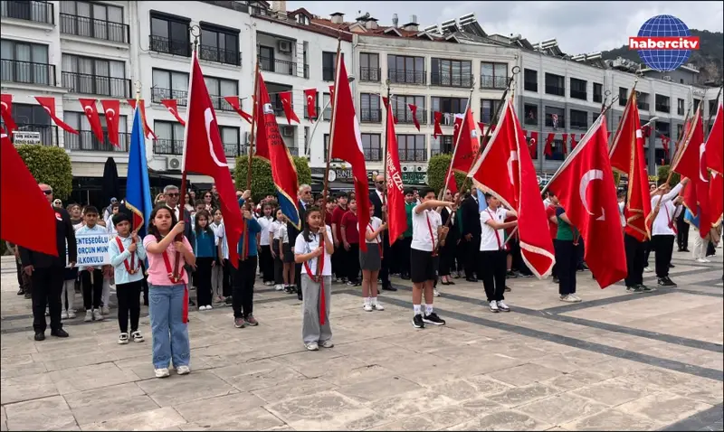 Fethiye'de 23 Nisan coşkusu: Beşkaza meydanında kutlandı