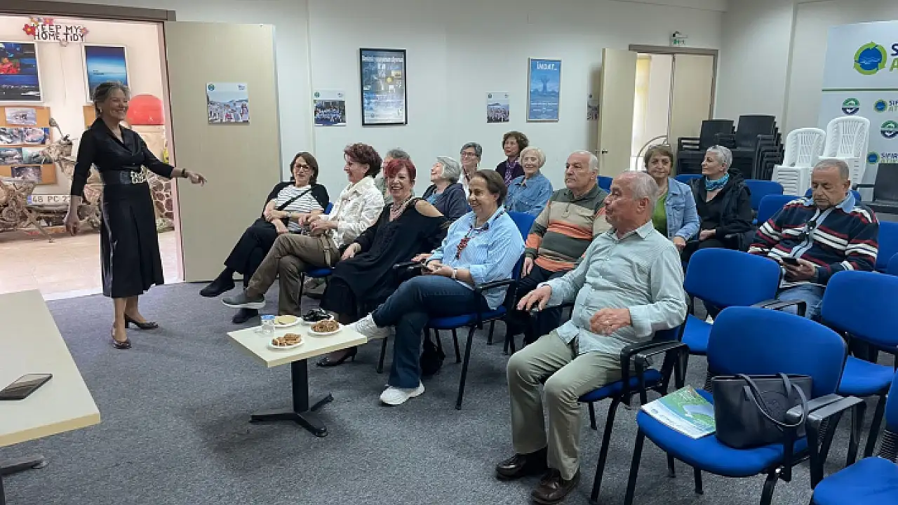 Fethiye’de 'Yaşamak Sanattır' Söyleşisinde Toplumsal Değerler Konuşuldu