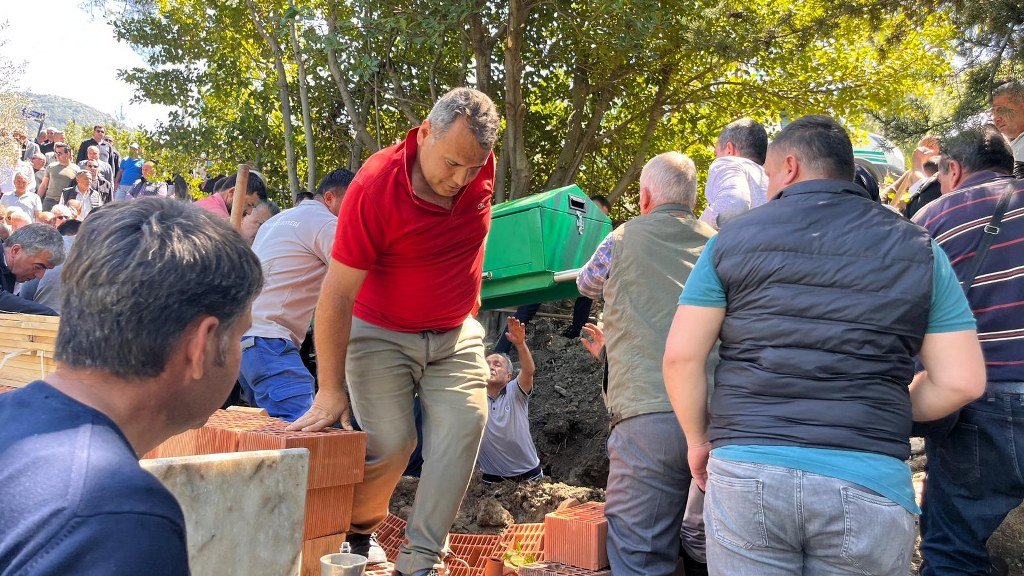 Başkan Karaca’nın kayınpederi Ali Şentürk toprağa verildi