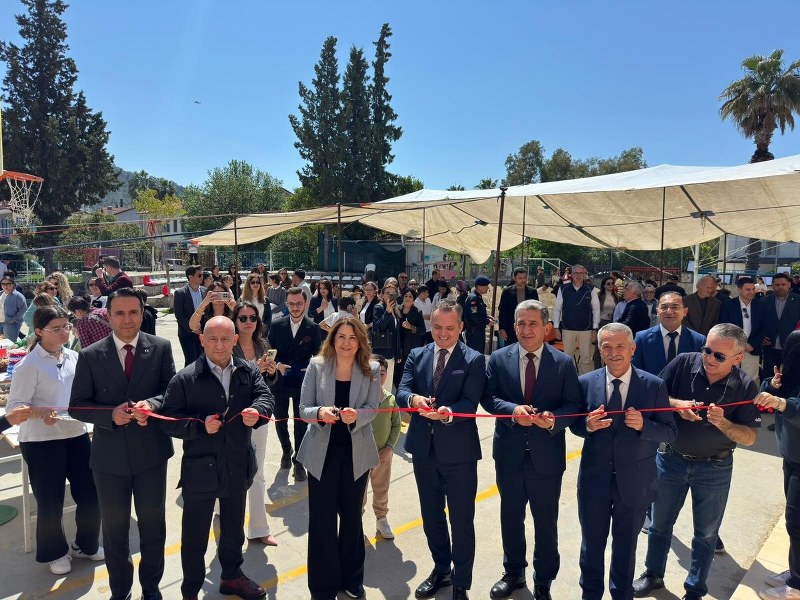 FETHİYE’DE EĞİTİME TEKNOLOJİK DOKUNUŞ: “GÖCEK’TE MAVİYİ KODLUYORUZ” PROJESİ HAYATA GEÇTİ