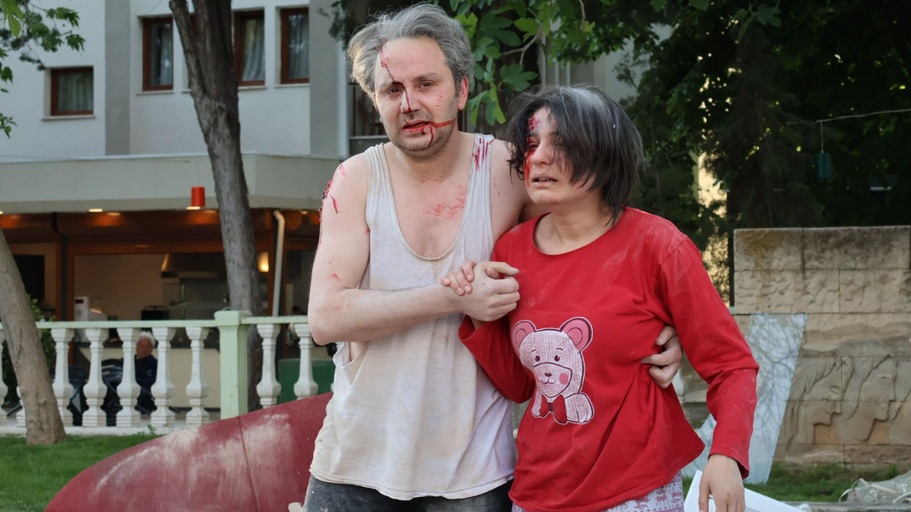 “Sesimi Duyan Var mı?” Oyunu Menteşe’de Duygusal Anlar Yaşattı