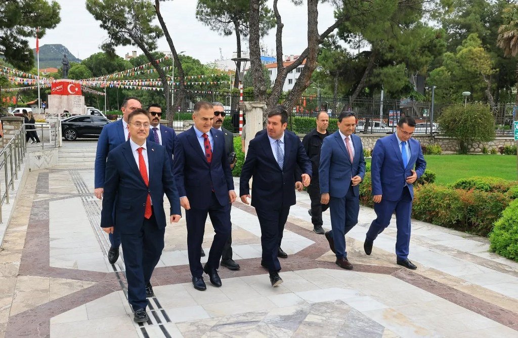 Adalet Bakanlığı heyeti, Vali Akbıyık ile görüştü
