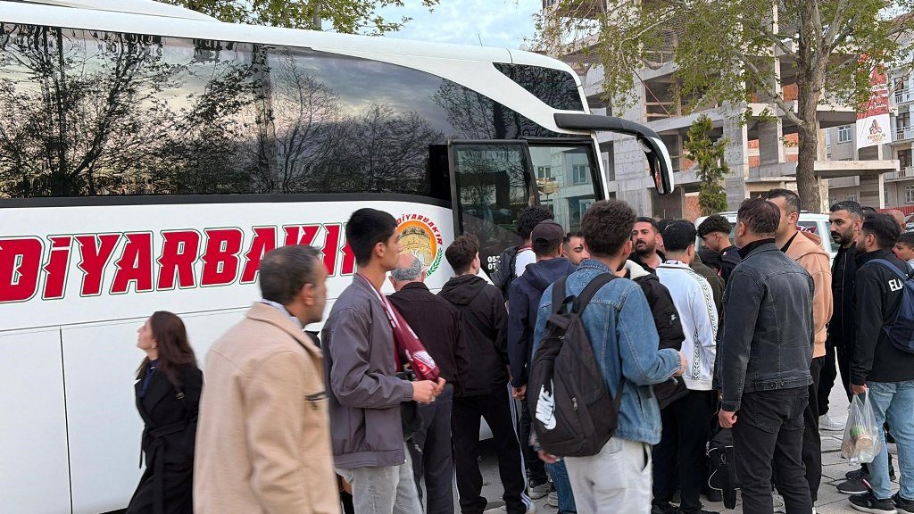 Muğlaspor maçı için Elazığ'dan yüzlerce otobüs Bursa yolunda
