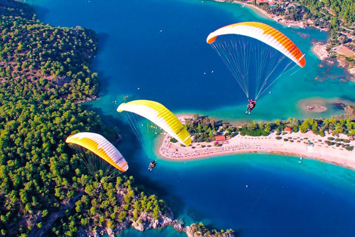 Ölüdeniz’de 6 ayda 57 bin 863 yamaç paraşütü uçuşu yapıldı
